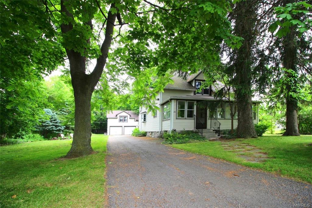 28 Richfield Road Amherst, NY 14221 - Photo 2 of 35