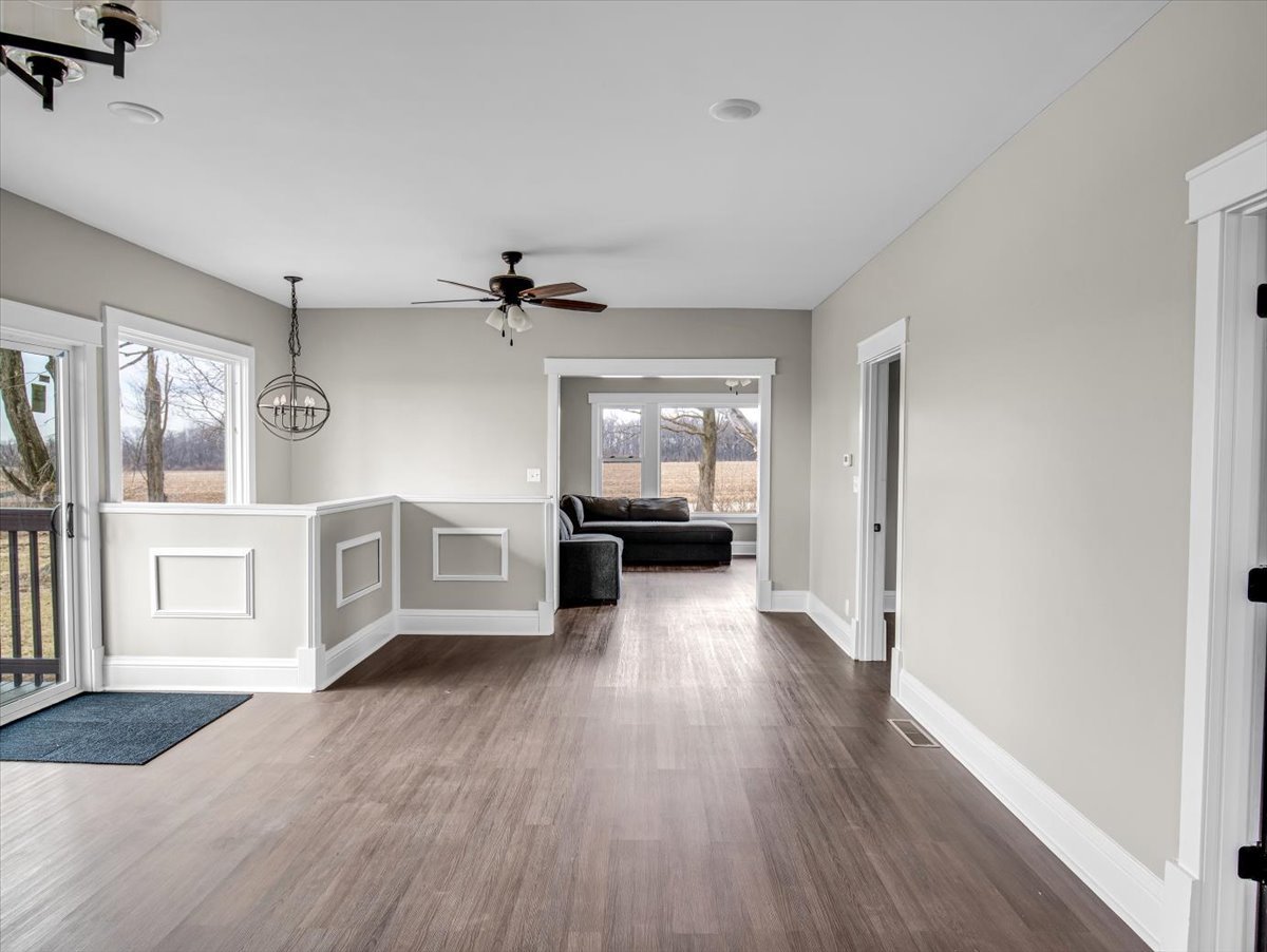 18763 Grade School Road Caledonia, IL 61011 - Photo 4 of 40