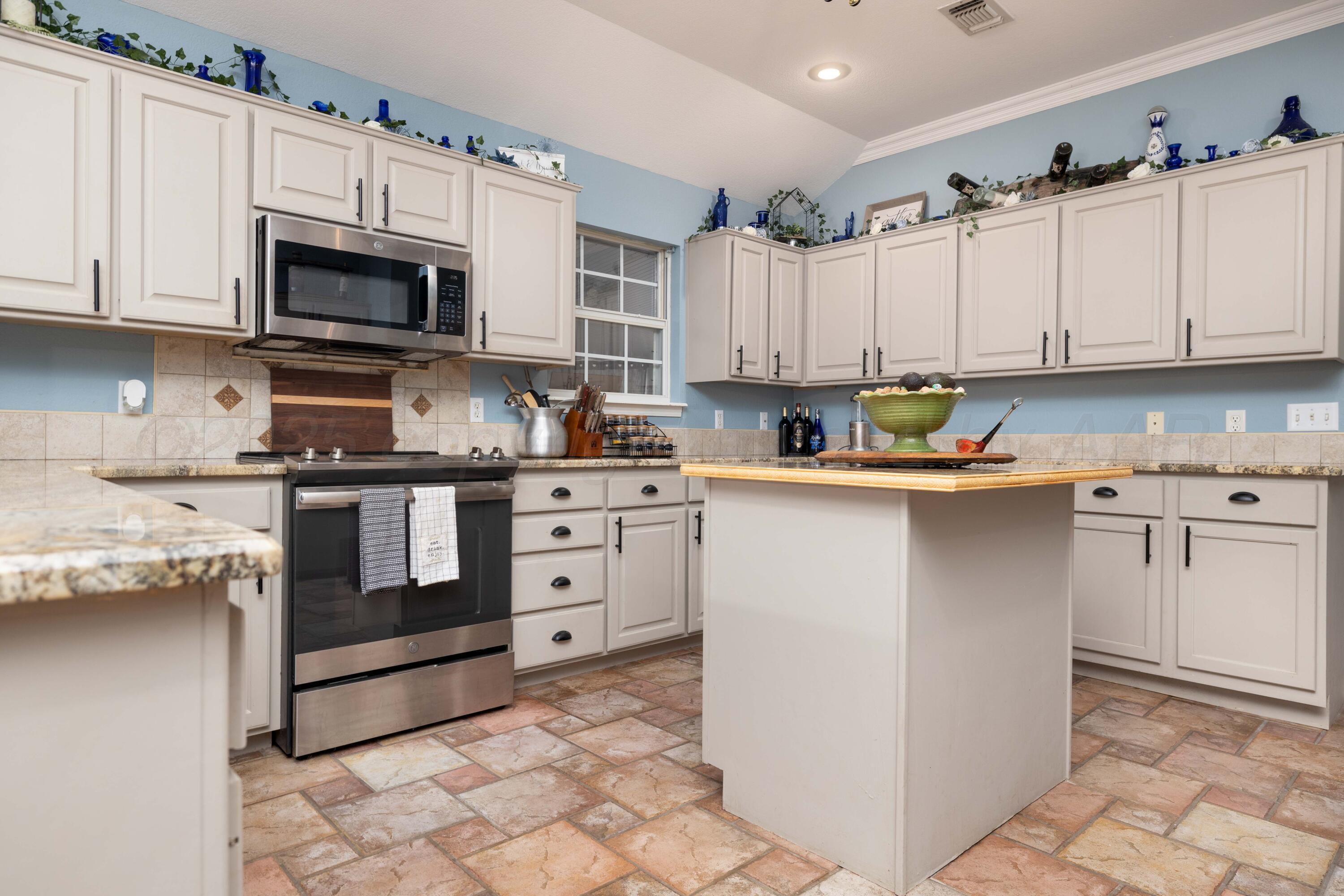 19946 Laramie Drive Amarillo, TX 79124 - Photo 9 of 50 19946 Laramie Interior-7