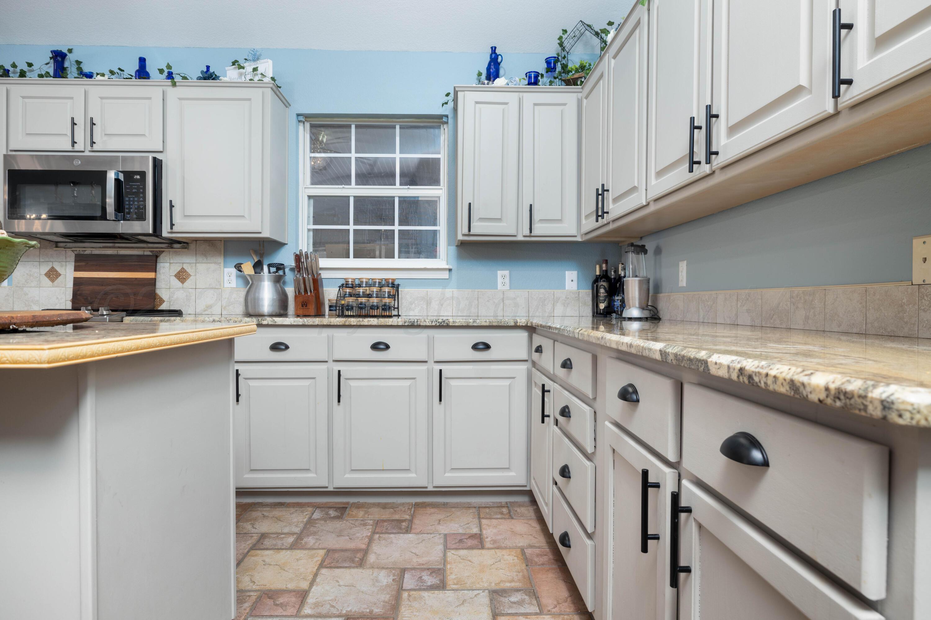 19946 Laramie Drive Amarillo, TX 79124 - Photo 10 of 50 19946 Laramie Interior-8