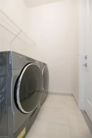 a close up view of a washer and dryer