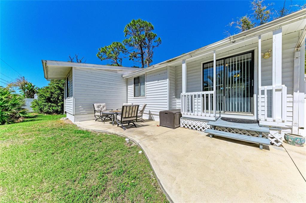 1581 Royal Road Venice, FL 34293 - Photo 35 of 41 a house view with a seating space