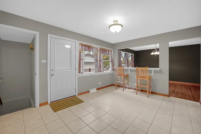 $250,000 | 404 North Illinois Avenue, Glenwood, IL 60425