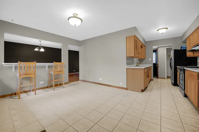 $250,000 | 404 North Illinois Avenue, Glenwood, IL 60425