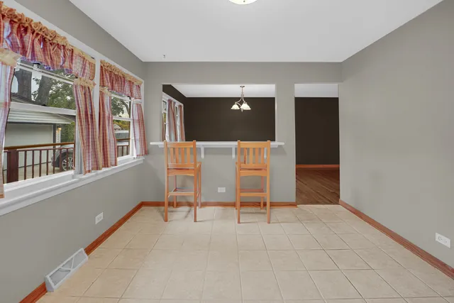 $250,000 | 404 North Illinois Avenue, Glenwood, IL 60425