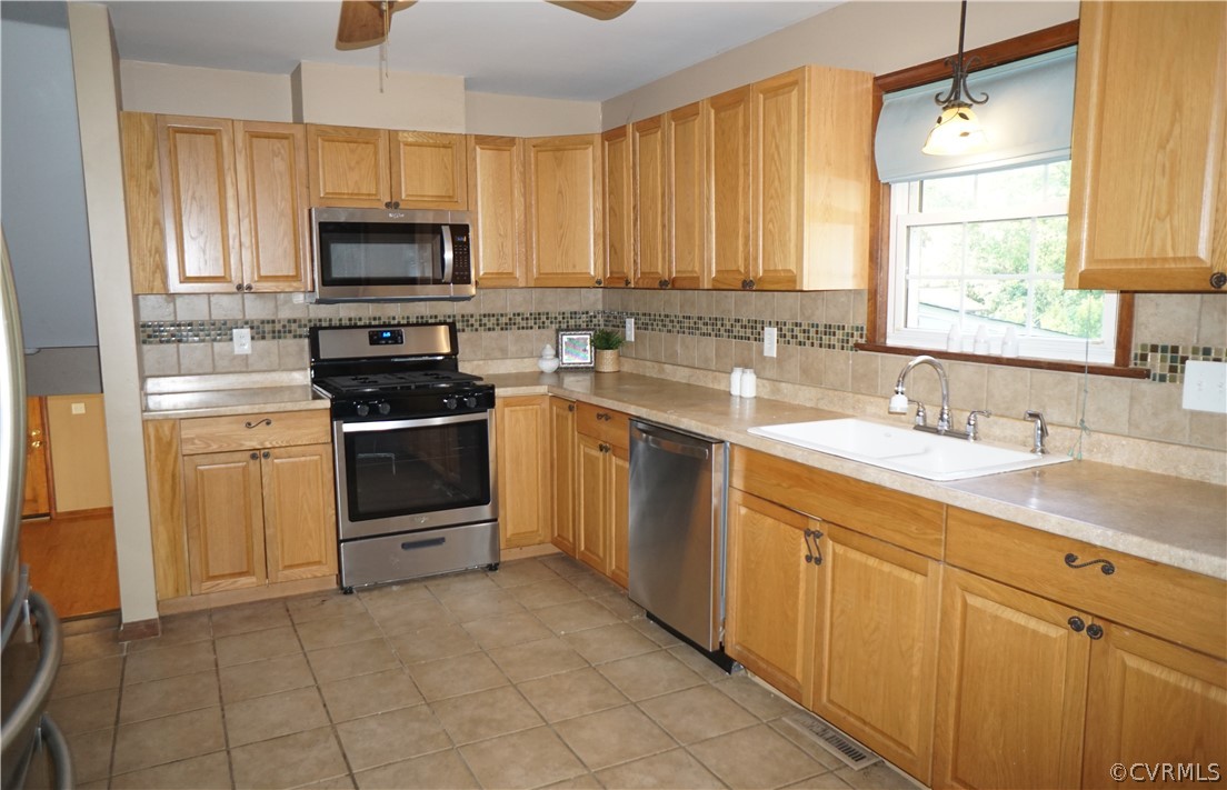 14301 Rivermont Road Chester, VA 23836 - Photo 6 of 50