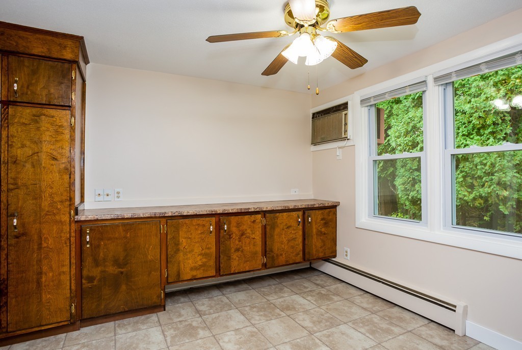 138 West Meadowview Road Holyoke, MA 01040 - Photo 11 of 30