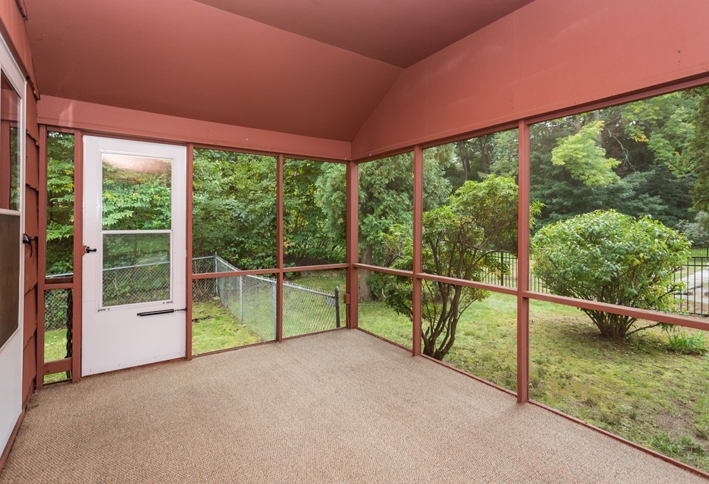 138 West Meadowview Road Holyoke, MA 01040 - Photo 13 of 30