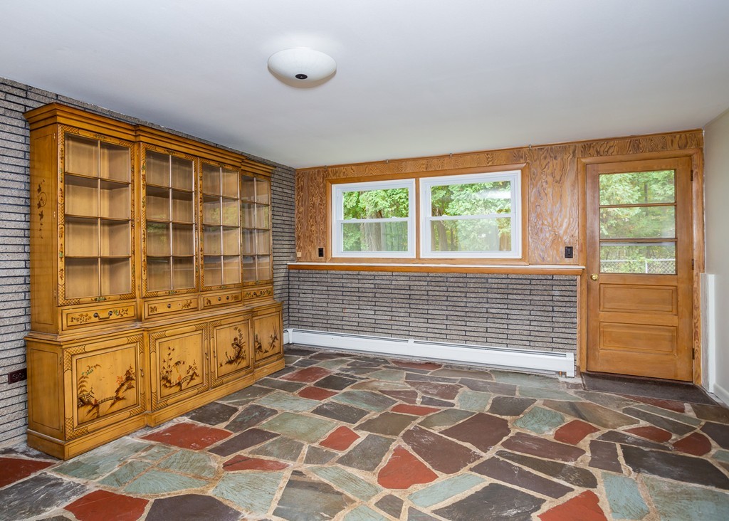 138 West Meadowview Road Holyoke, MA 01040 - Photo 22 of 30