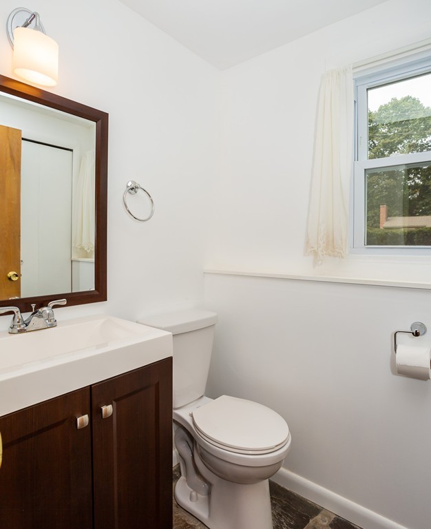 138 West Meadowview Road Holyoke, MA 01040 - Photo 25 of 30