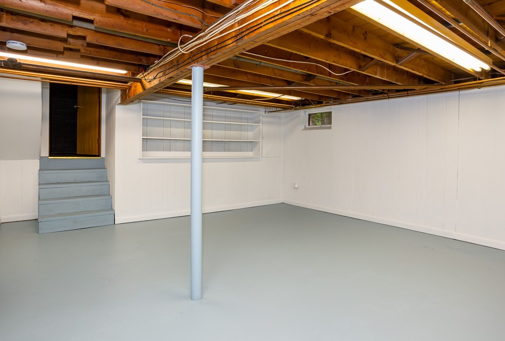 138 West Meadowview Road Holyoke, MA 01040 - Photo 27 of 30