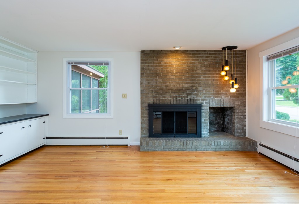 138 West Meadowview Road Holyoke, MA 01040 - Photo 5 of 30