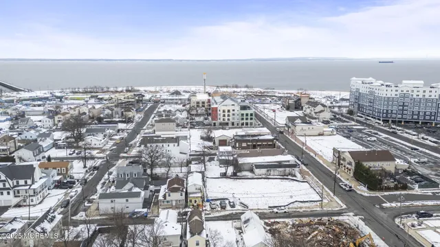 $2,800 | 143 Center Avenue, Unit 2, Keansburg, NJ 07734