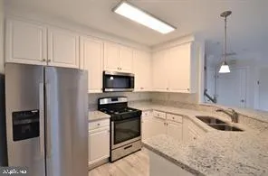 $2,700 | 7014 Metropolitan Place, Unit 303, Falls Church, VA 22043