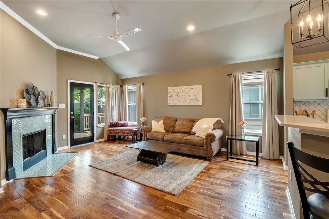 403 Rosedale Boulevard Georgetown, TX 78628 - Photo 4 of 30