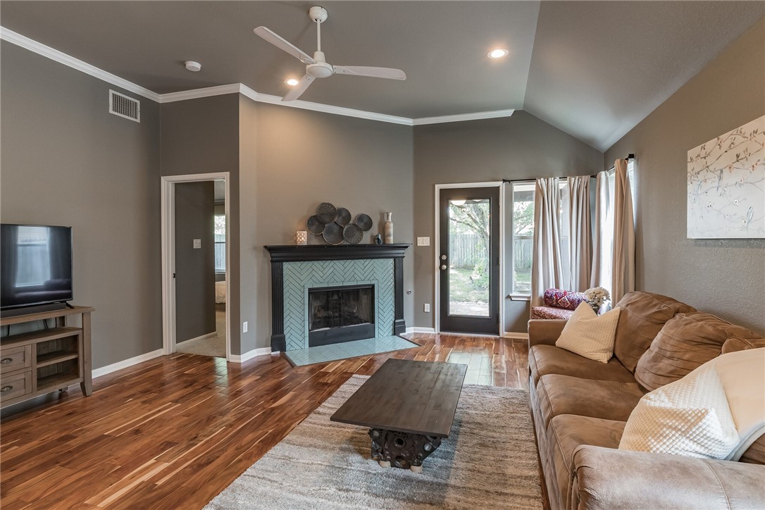 403 Rosedale Boulevard Georgetown, TX 78628 - Photo 5 of 30