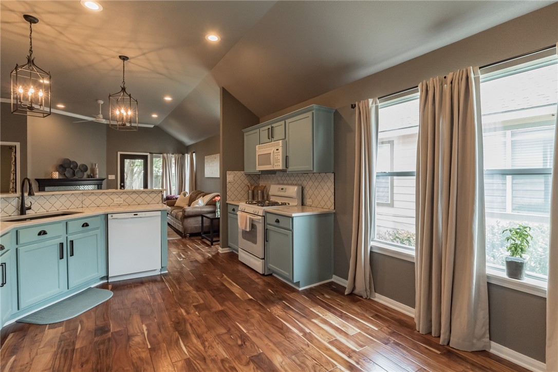 403 Rosedale Boulevard Georgetown, TX 78628 - Photo 8 of 30