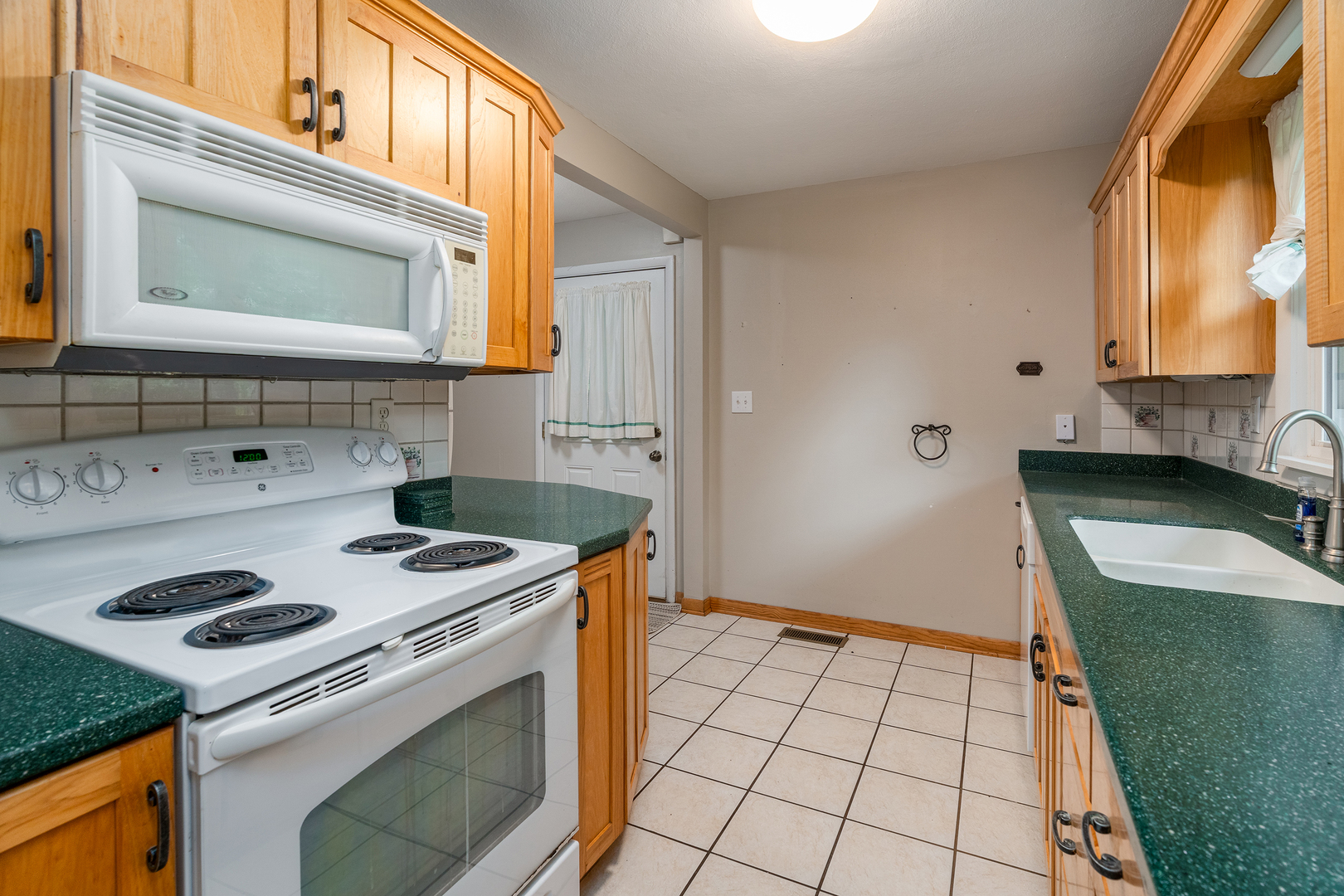 222 Bay Road Carbondale, IL 62903 - Photo 6 of 46 Gallery Image 6