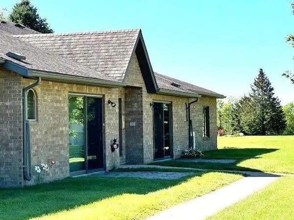 $185,000 | 300 10th Avenue Southeast, Unit 101, Pelican Rapids, MN 56572