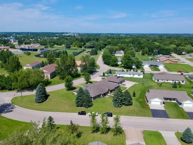 $199,900 | 300 10th Avenue Southeast, Unit 101, Pelican Rapids, MN 56572