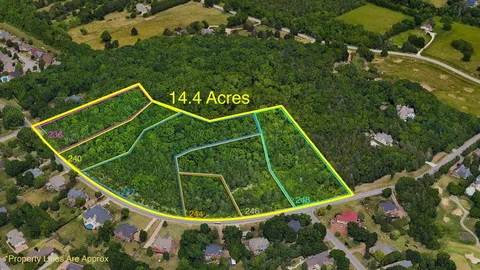 a view of a tennis court