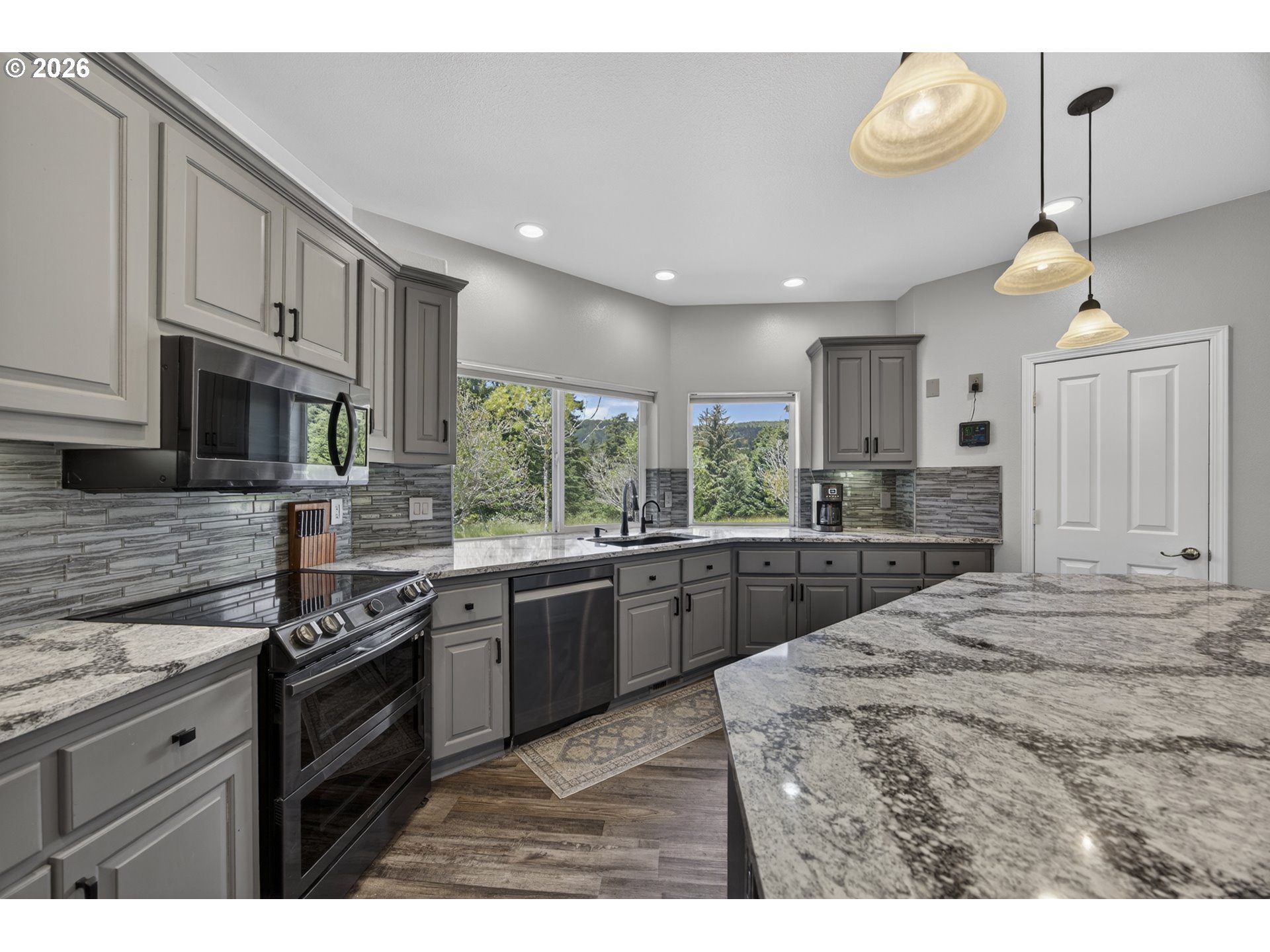 89616 Ben Bunch Road Florence, OR 97439 - Photo 24 of 48 Kitchen