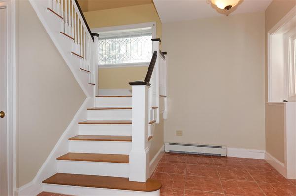 133 Eastbourne Road Newton, MA 02459 - Photo 2 of 21 Gallery Image 2