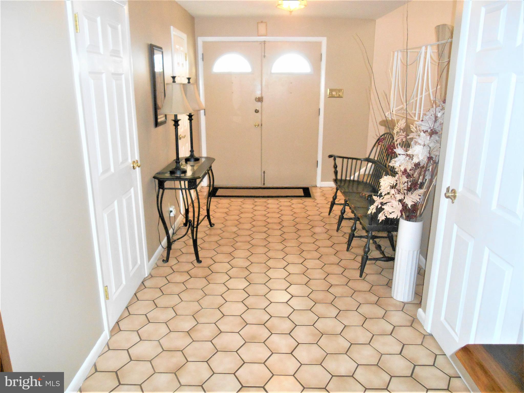 11960 Dumont Road Philadelphia, PA 19116 - Photo 8 of 45 Spacious Foyer