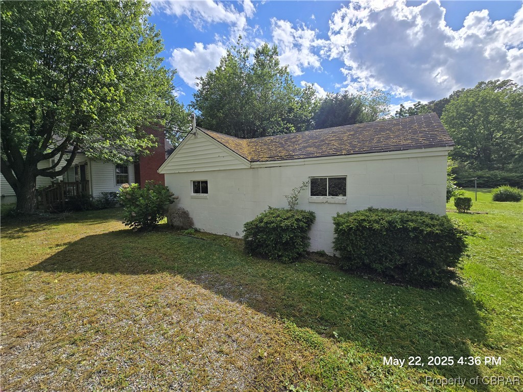 300 Irvington Road Kilmarnock, VA 22482 - Photo 44 of 48 Large Workshop