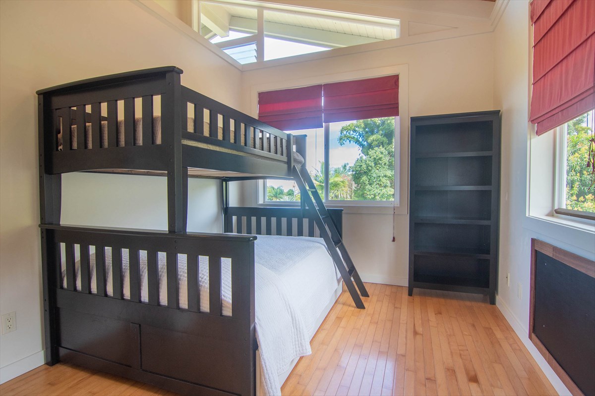 82-1135 Kinue Road Captain Cook, HI 96704 - Photo 16 of 30 a view of a balcony