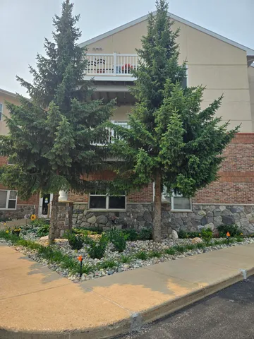 $249,000 | 301 North Lake Street, Unit 104, Cadillac, MI 49601