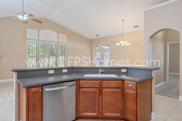 $2,300 | 1558 Venice Avenue, Fort Walton Beach, FL 32547