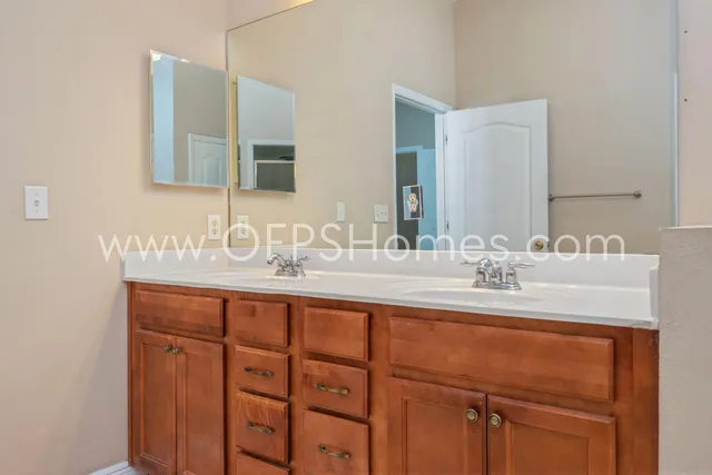 $2,300 | 1558 Venice Avenue, Fort Walton Beach, FL 32547