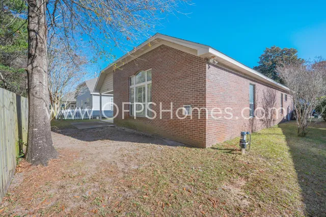 $2,300 | 1558 Venice Avenue, Fort Walton Beach, FL 32547