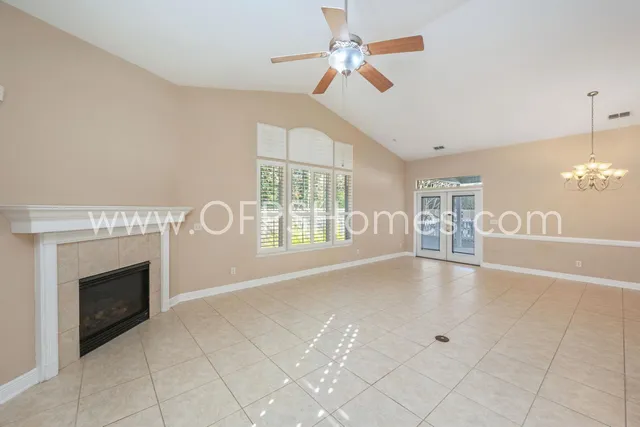 $2,300 | 1558 Venice Avenue, Fort Walton Beach, FL 32547