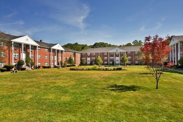 $2,600 | 1 Old Colony Lane, Unit 2, Arlington, MA 02476