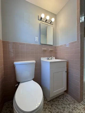 $2,600 | 1 Old Colony Lane, Unit 2, Arlington, MA 02476