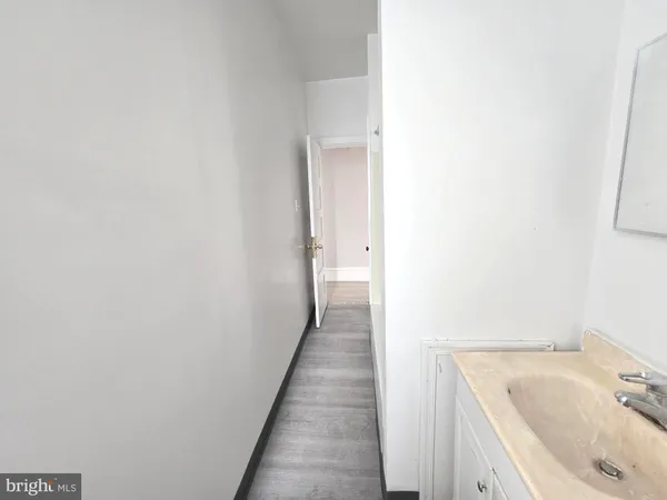 $975 | 5358 Woodland Avenue, Philadelphia, PA 19143