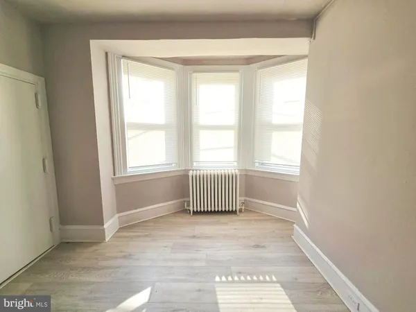 $975 | 5358 Woodland Avenue, Philadelphia, PA 19143