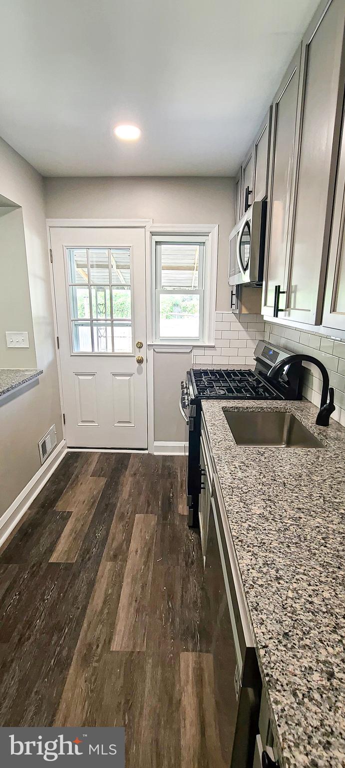 1016 Middlesex Road Baltimore, MD 21221 - Photo 8 of 17