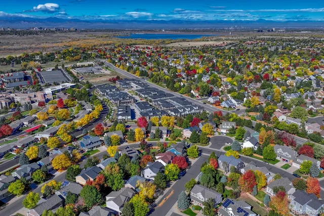 a picture of a room with a floor plan