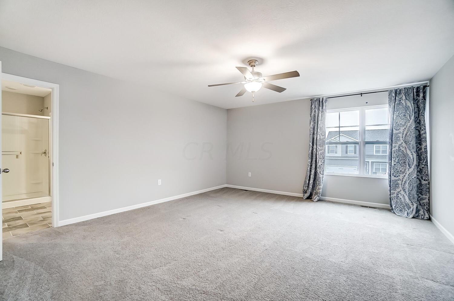 286 Riverside Drive Orient, OH 43146 - Photo 18 of 42 Large owner's suite with ceiling fan!