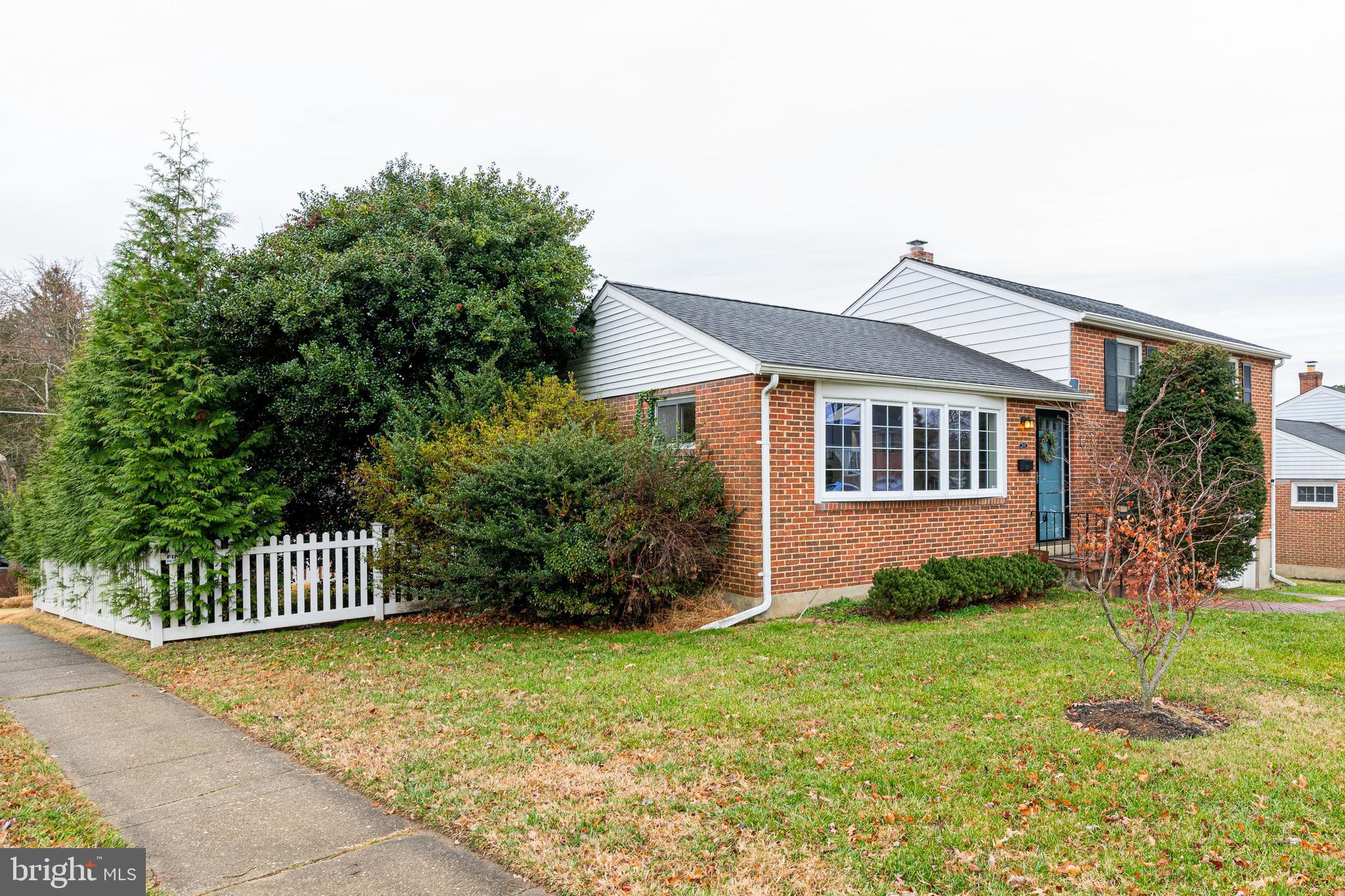 211 Rollingfield Road Catonsville, MD 21228 - Photo 3 of 55 Gallery Image 3