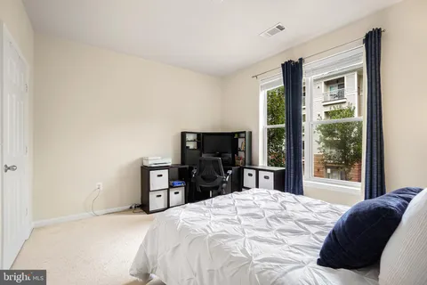 $3,000 | 9486 Virginia Center Boulevard, Unit 102, Vienna, VA 22181