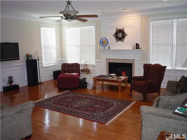 3900 Devan Oaks Way Raleigh, NC 27606 - Photo 5 of 10 Gallery Image 5