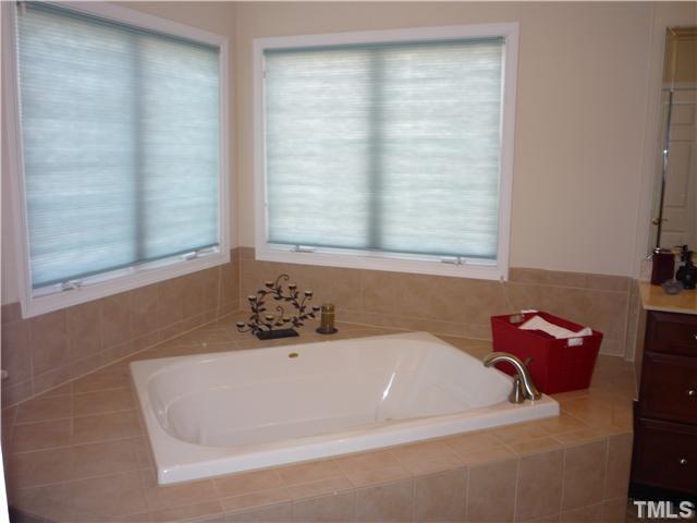 3900 Devan Oaks Way Raleigh, NC 27606 - Photo 8 of 10 Gallery Image 8