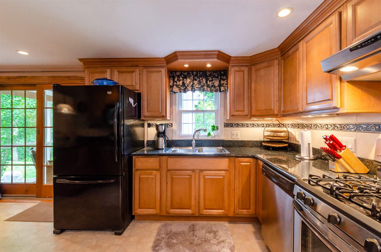 7 Beech Street Merrimack, NH 03054 - Photo 11 of 40 Gallery Image 11