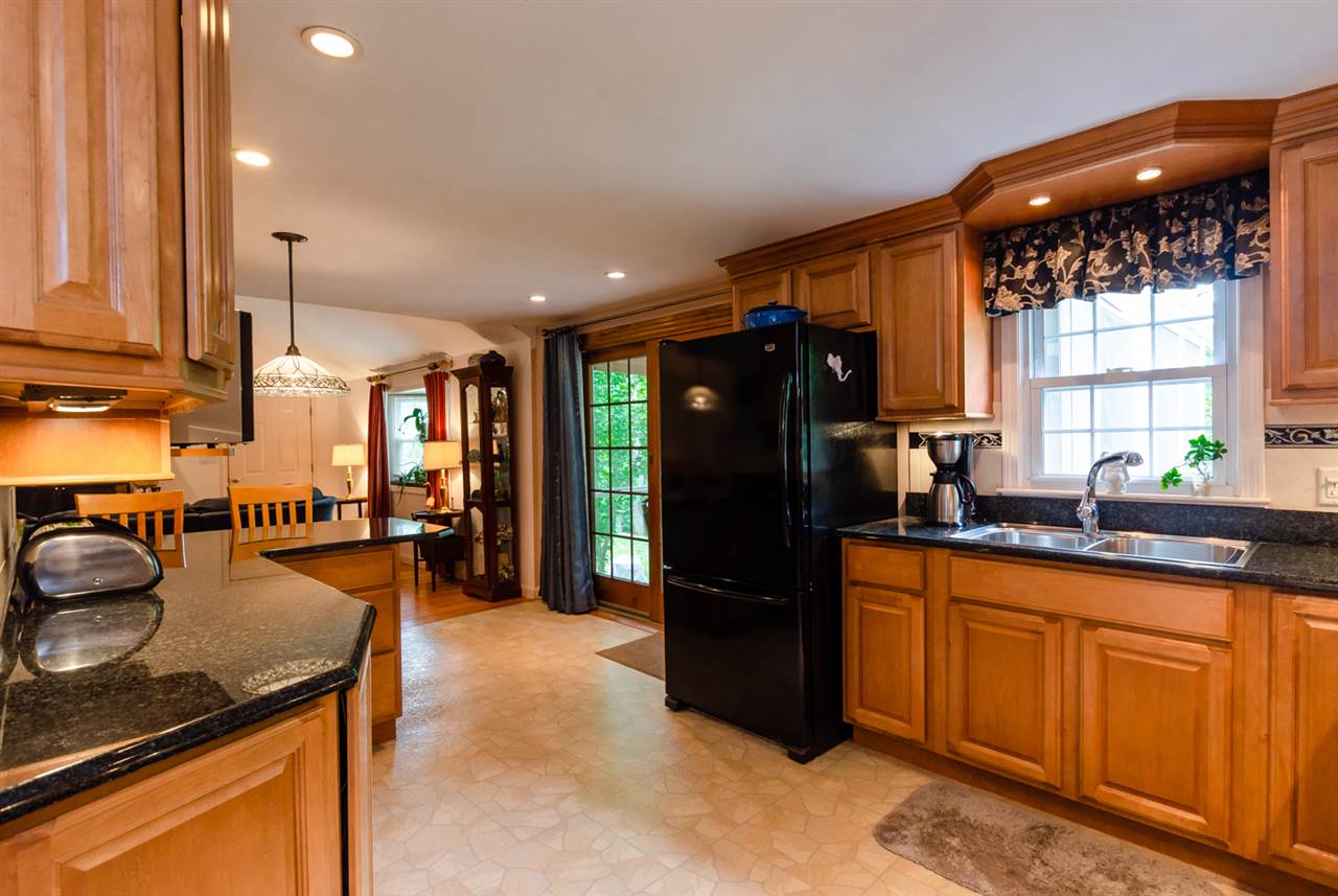 7 Beech Street Merrimack, NH 03054 - Photo 12 of 40 Gallery Image 12