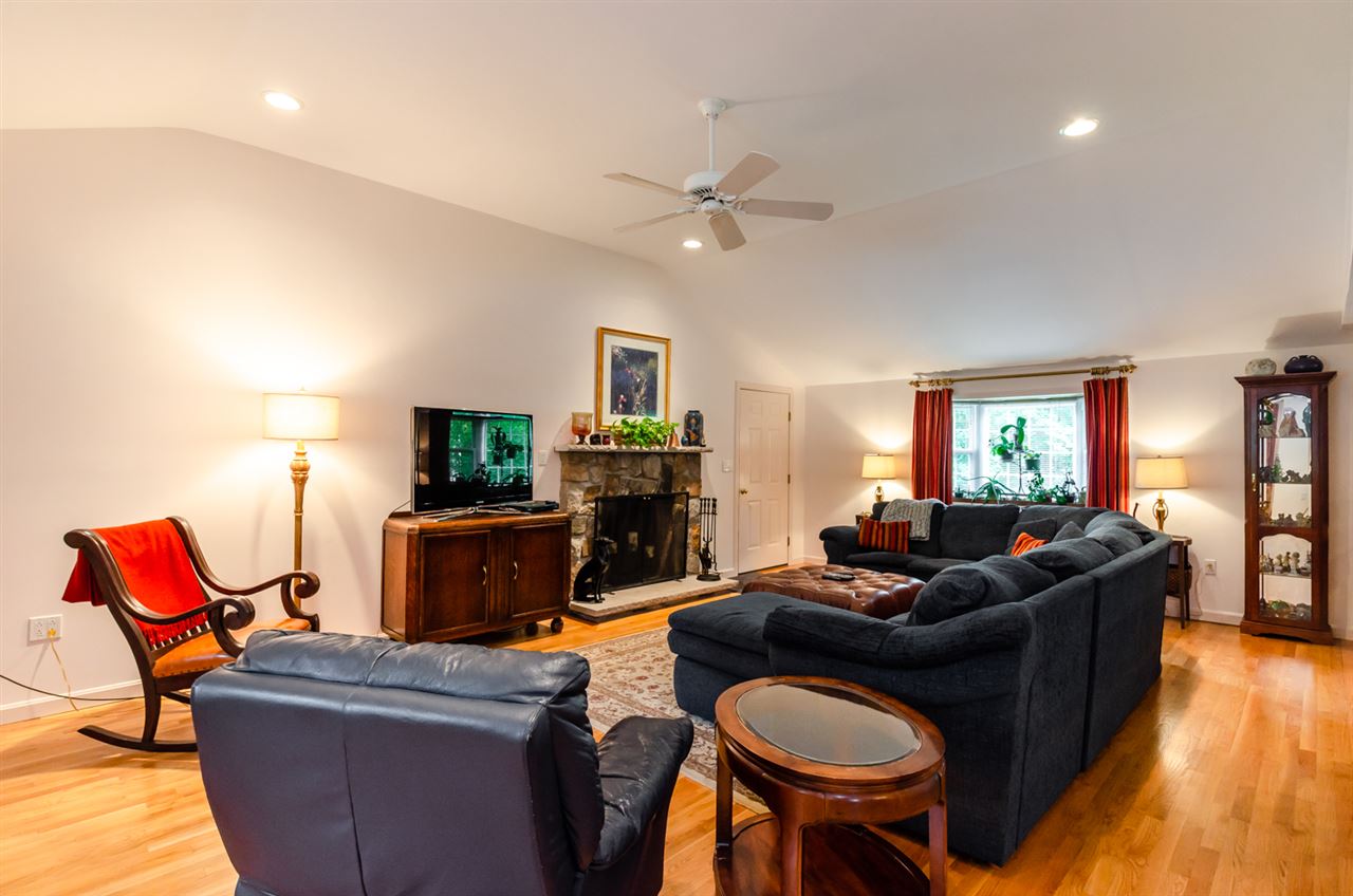 7 Beech Street Merrimack, NH 03054 - Photo 3 of 40 Gallery Image 3