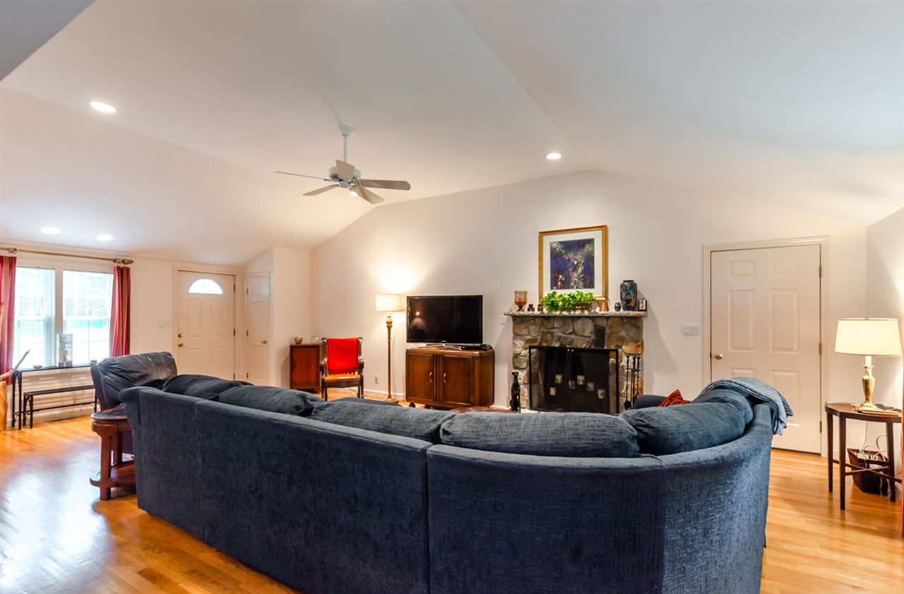 7 Beech Street Merrimack, NH 03054 - Photo 4 of 40 Gallery Image 4